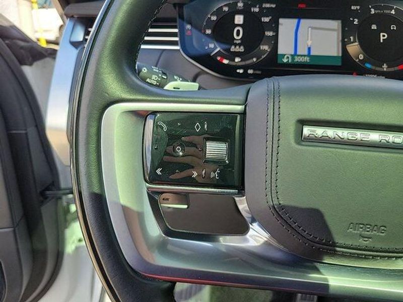 2023 Land Rover Range Rover SE photo 22