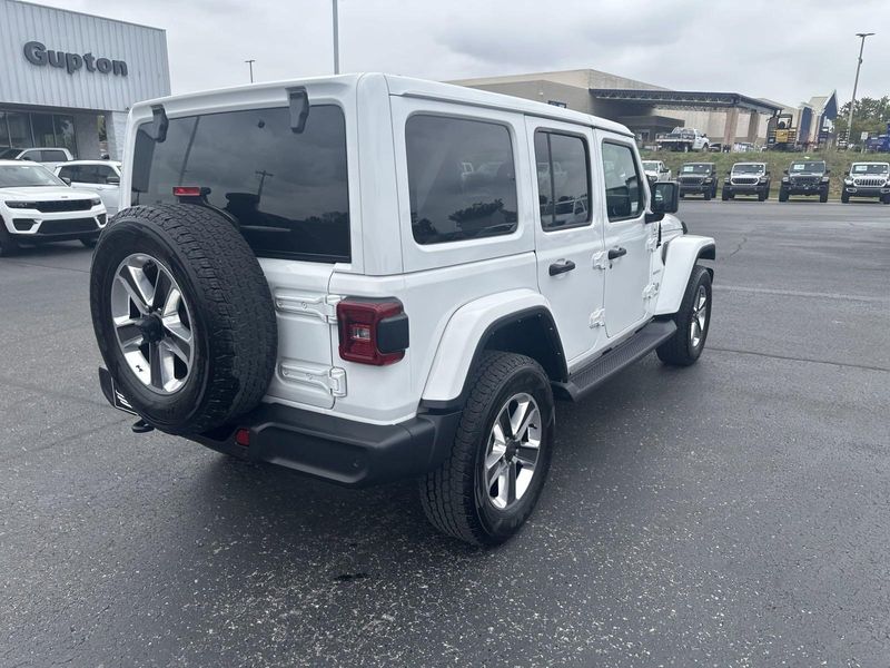 2022 Jeep Wrangler Unlimited SaharaImage 6