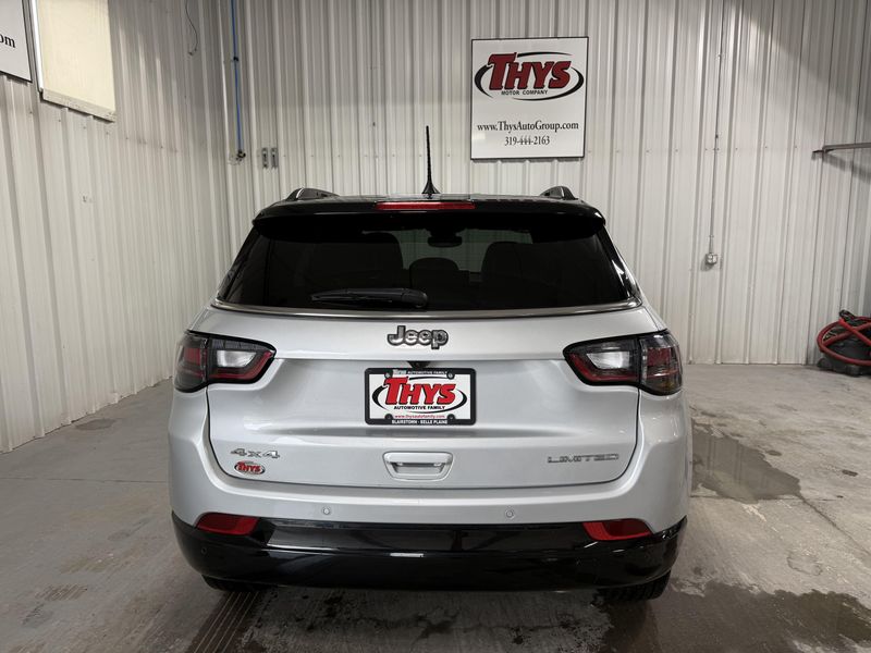 Used 2025 Jeep Compass LimitedImage 4