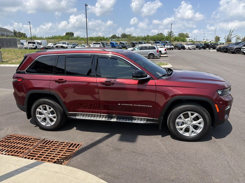 Used 2023 Jeep Grand Cherokee LimitedImage 8