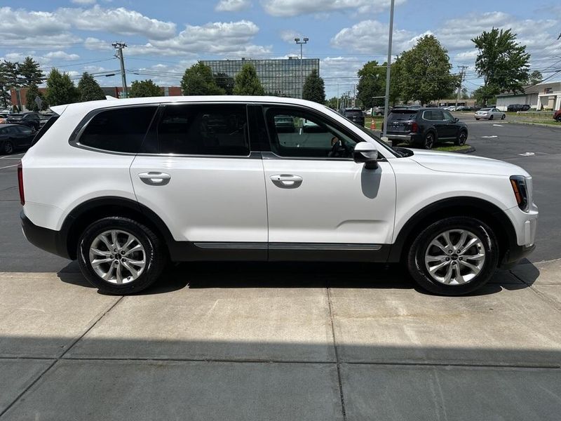 2022 Kia Telluride LXImage 4