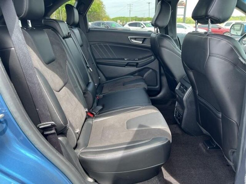 2020 Ford Edge STImage 23