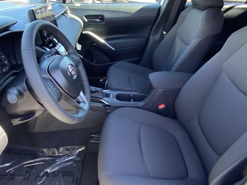 New 2025 Toyota Corolla Cross LEImage 14