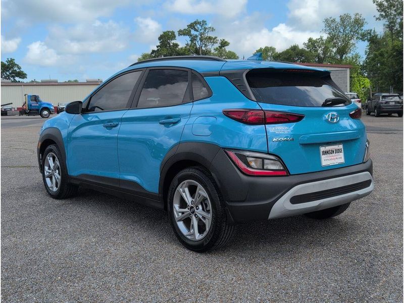 Used 2022 Hyundai Kona SELImage 3