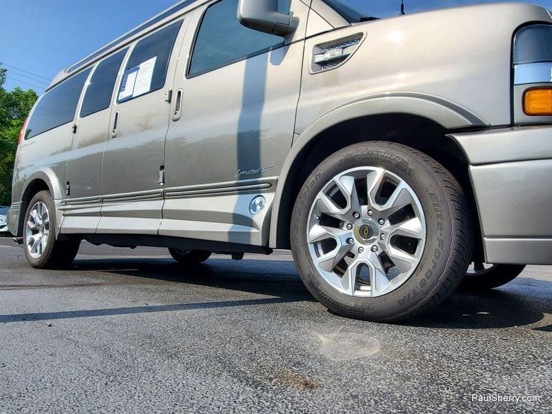 2022 Chevrolet Express Cargo Image 9