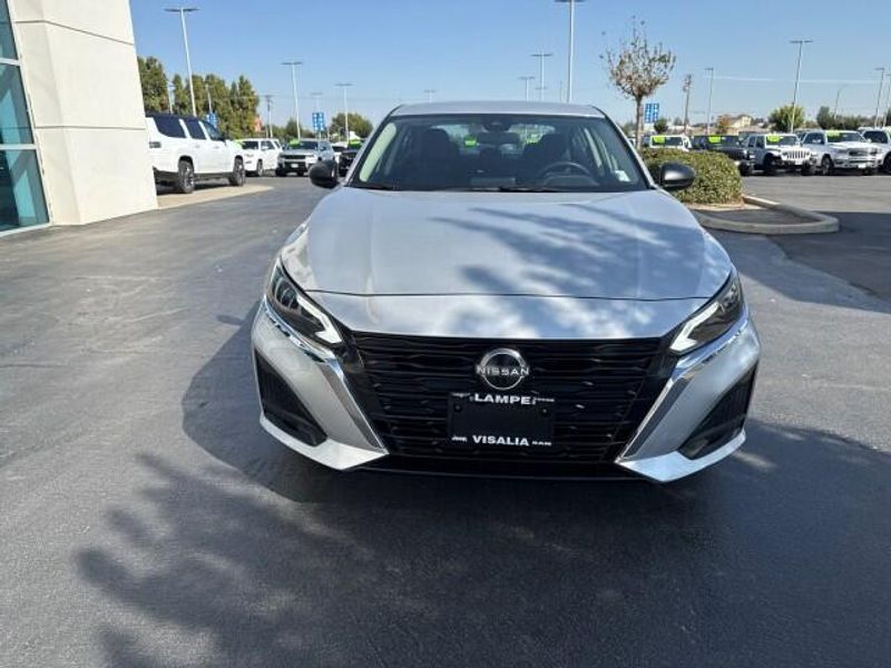 2024 Nissan Altima 2.5 SV photo 3