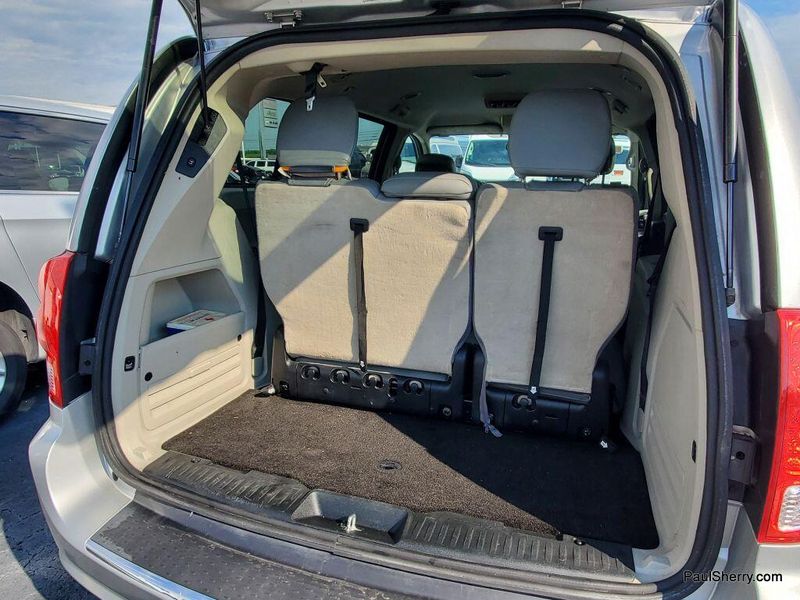Used 2012 Dodge Grand Caravan SXTImage 14
