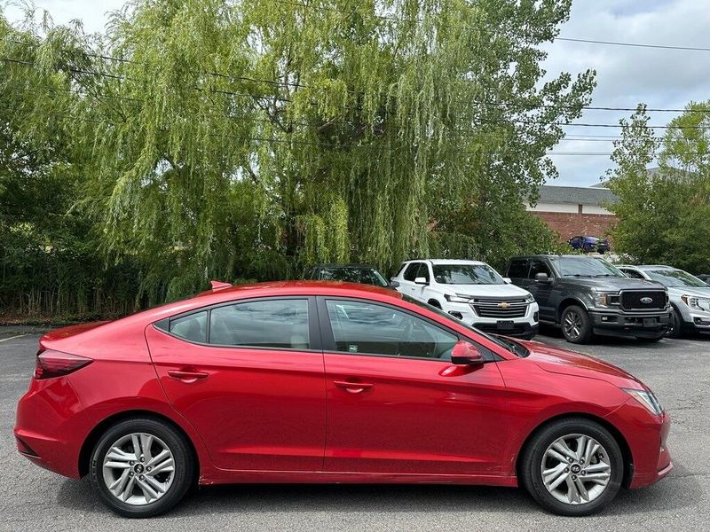 2020 Hyundai Elantra SEL photo 4