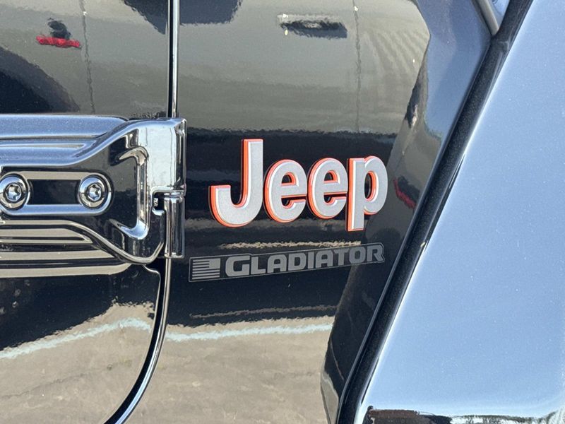 New 2026 Jeep Gladiator Mojave X 4x4