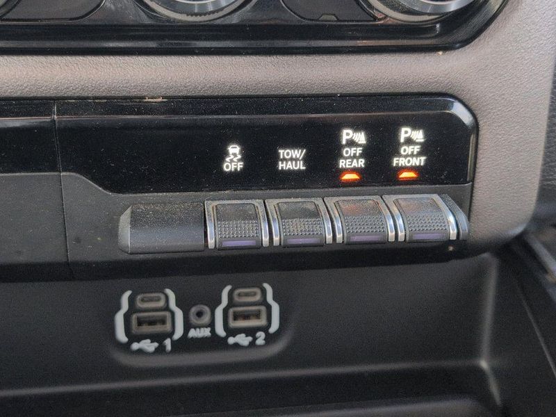2022 RAM 1500 LaramieImage 18