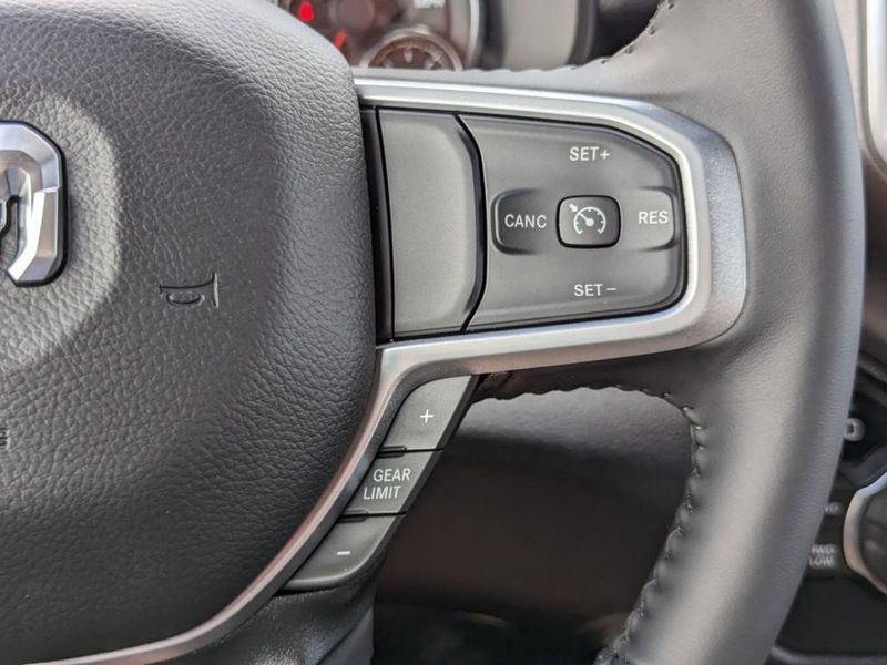 2023 RAM 1500 Big Horn Crew Cab 4x4 5