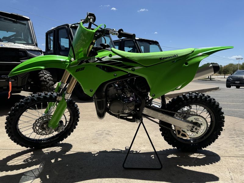 2025 Kawasaki KX 85 LIME GREENImage 3