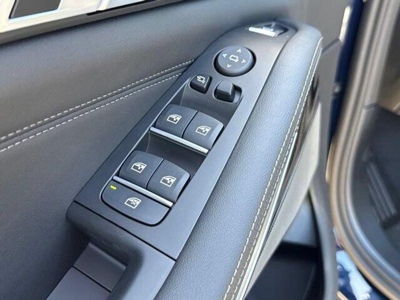 New 2026 BMW X5 sDrive40iImage 16