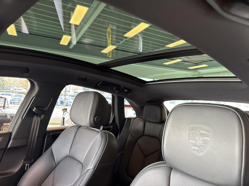2023 Porsche Macan 
