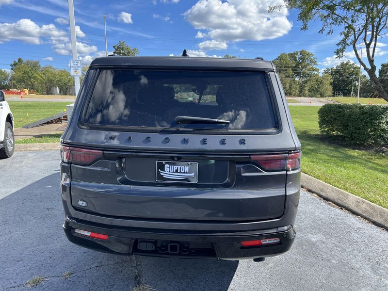 2024 Jeep Wagoneer L Series II CarbideImage 9