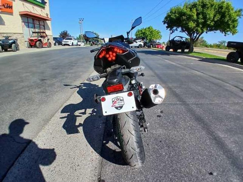 New 2025 Kawasaki Z500 SE ABS 