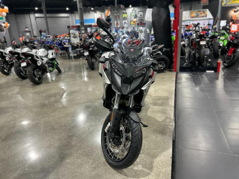 New 2025 Ducati MULTISTRADA V4 RALLY TRAVEL & RADAR SPOKED WHEELS Image 26