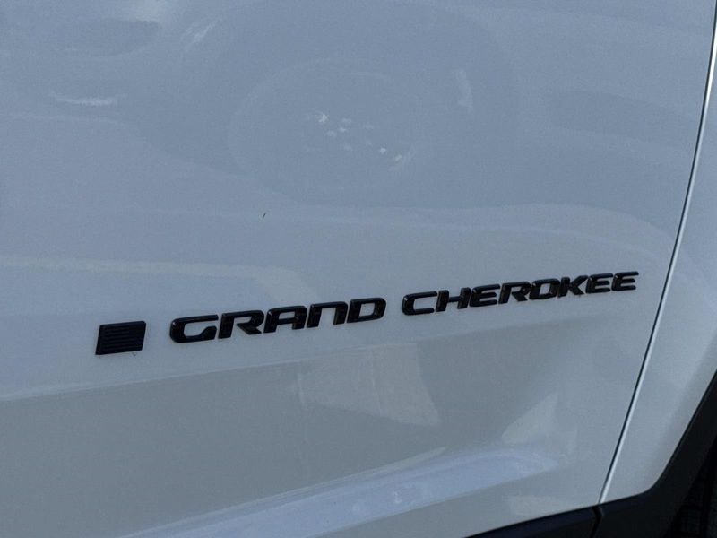 New 2026 Jeep Grand Cherokee Laredo Altitude 4x4