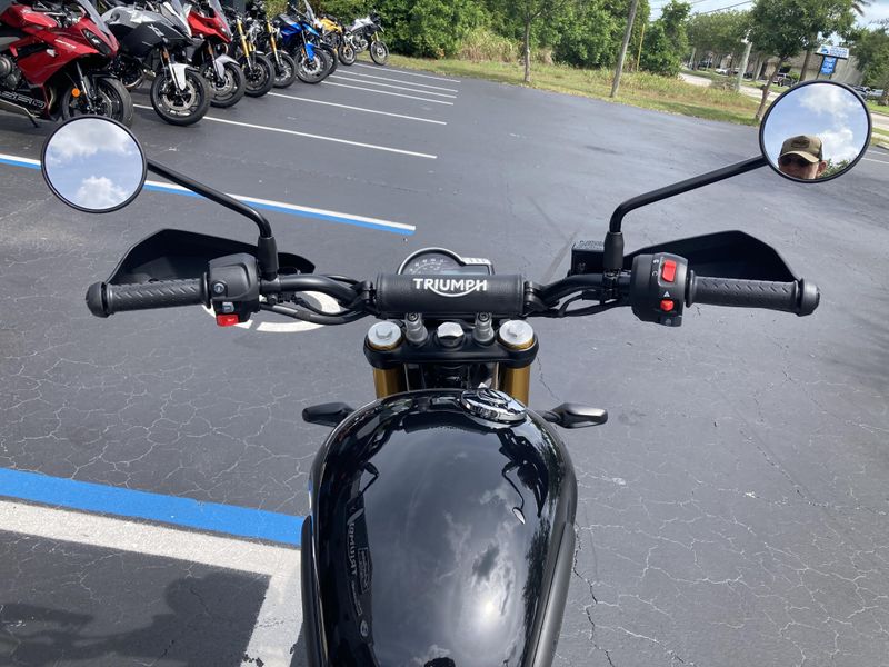 2025 Triumph SCRAMBLER 400 X