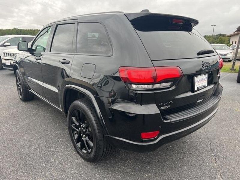 2021 Jeep Grand Cherokee Laredo XImage 6