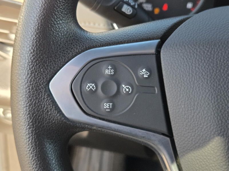 Used 2023 Chevrolet Traverse FWD 4dr LS w/1LS