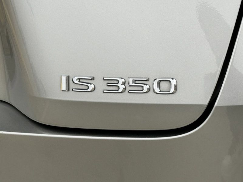 2022 Lexus IS 350 F-SPORTImage 13