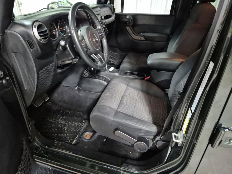 2011 Jeep Wrangler Unlimited SportImage 27