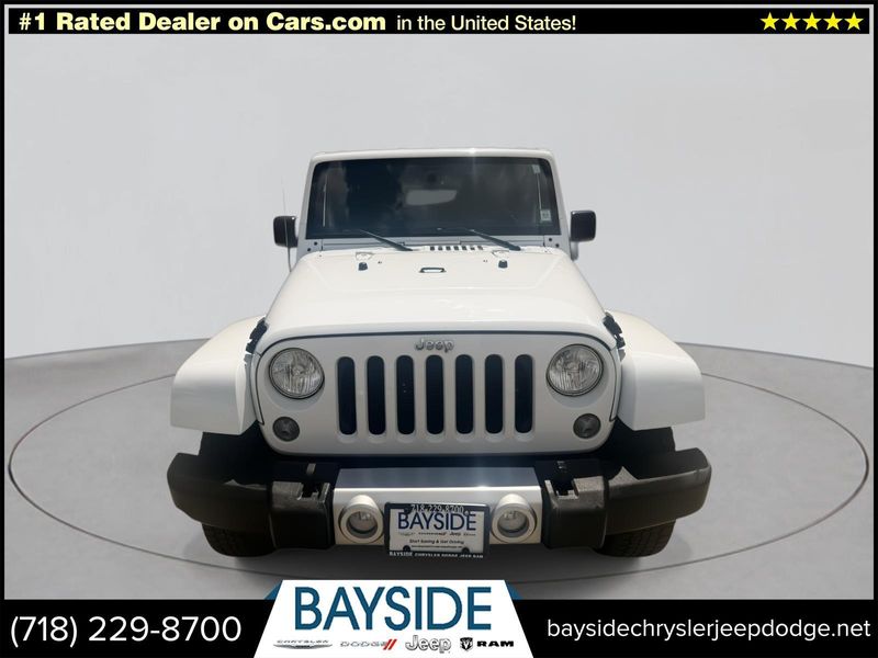 2015 Jeep Wrangler Unlimited Sahara photo 8