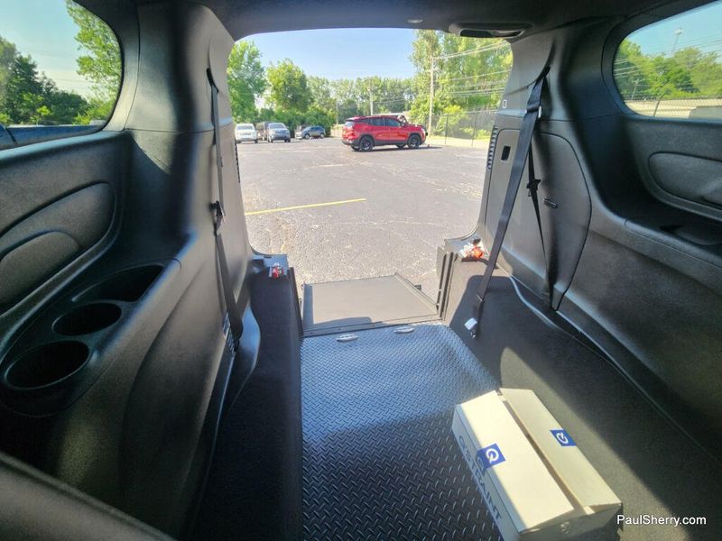 Used 2026 Chrysler Pacifica Select