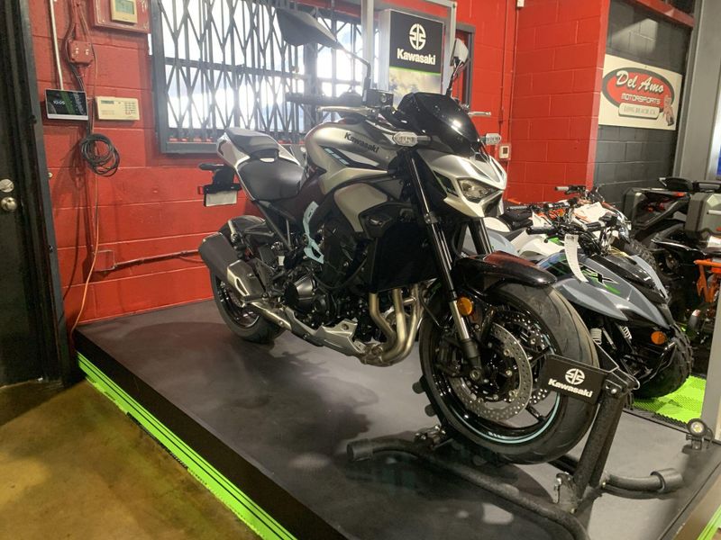 New 2025 Kawasaki Z900 ABS Image 2