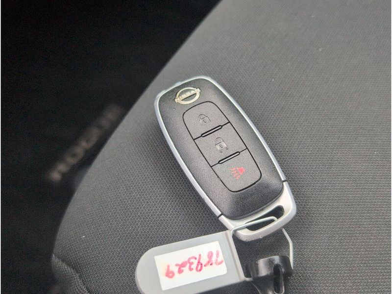 Used 2023 Nissan Rogue SImage 18