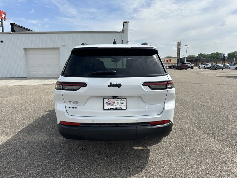 2024 Jeep Grand Cherokee L Altitude X 4x4Image 7