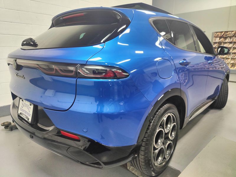 Used 2024 Alfa Romeo Tonale Ti eAWD Premium w/SunroofImage 14