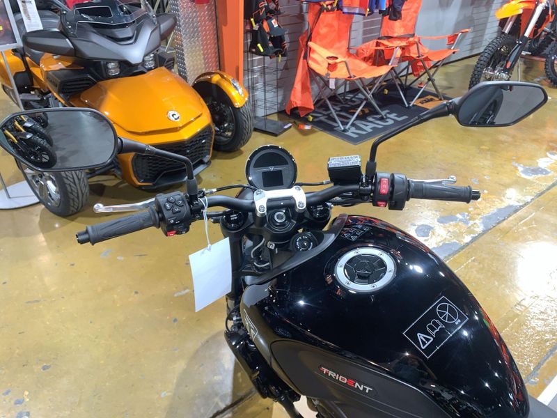 New 2025 Triumph TRIDENT 660 Image 18