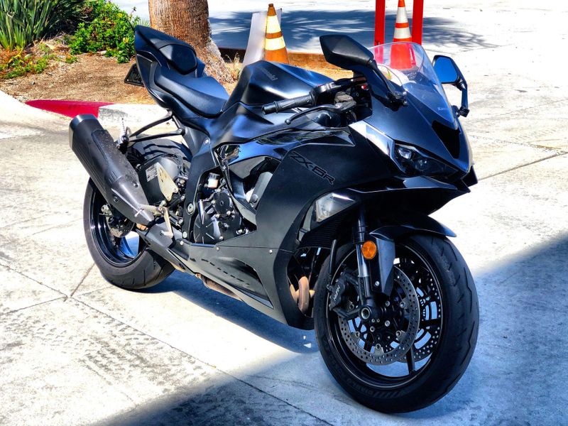 Used 2024 Kawasaki NINJA ZX-6R Image 11