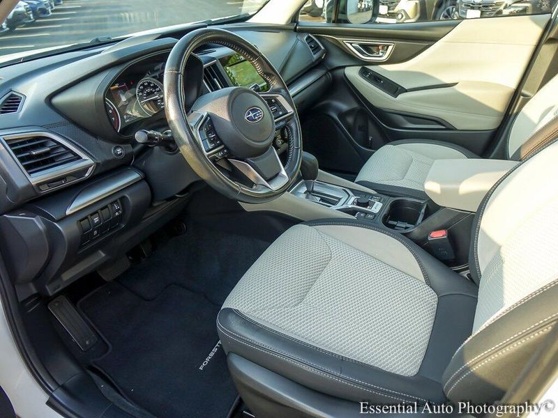 2021 Subaru Forester Premium photo 10