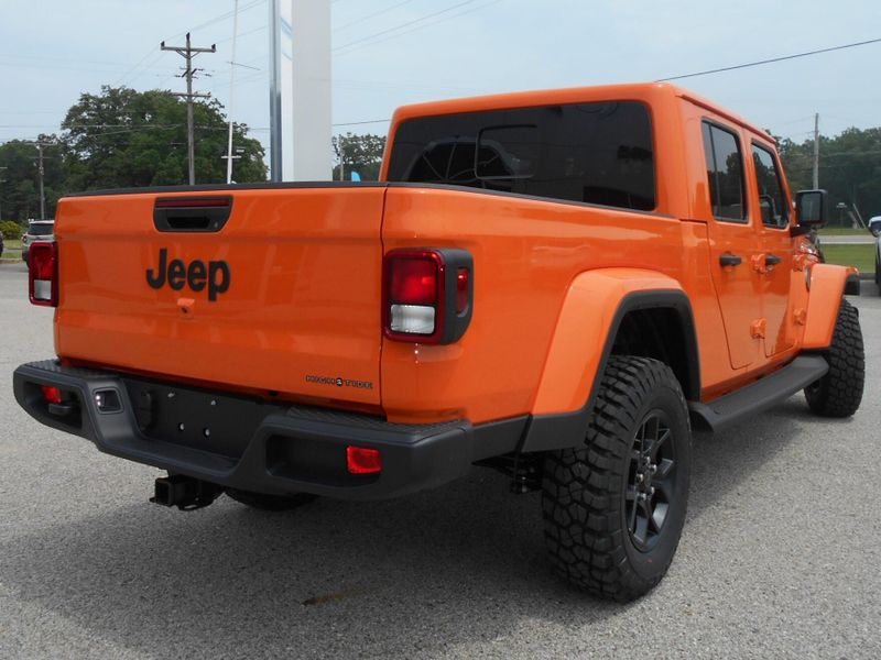 New 2025 Jeep Gladiator High Tide 4x4Image 32