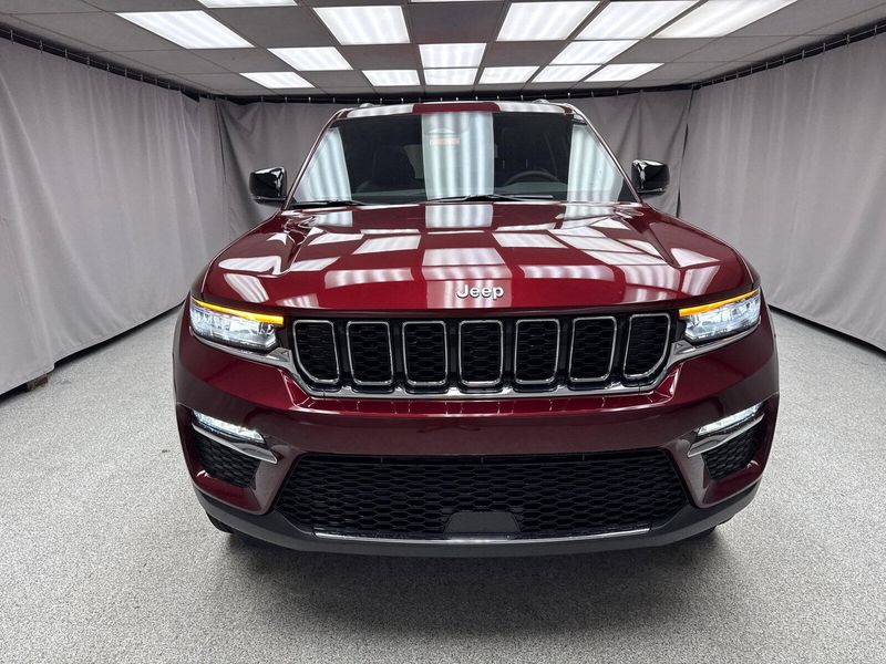 New 2025 Jeep Grand Cherokee Limited 4x4Image 5