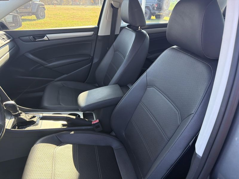 Used 2014 Volkswagen Passat TDI SE w/SunroofImage 18