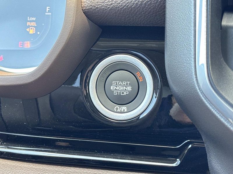 New 2026 RAM 1500 Laramie Crew Cab 4x4 6'4' Box
