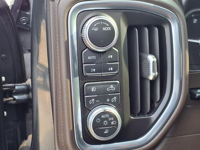 2022 GMC Sierra 2500HD DenaliImage 23
