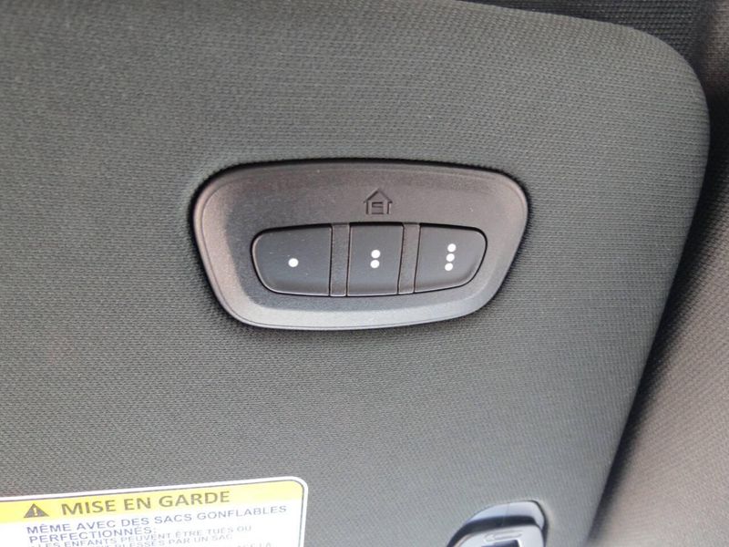 Used 2025 RAM 1500 Laramie 4x4 4dr Crew Cab 5.6 ft. SB PickupImage 17