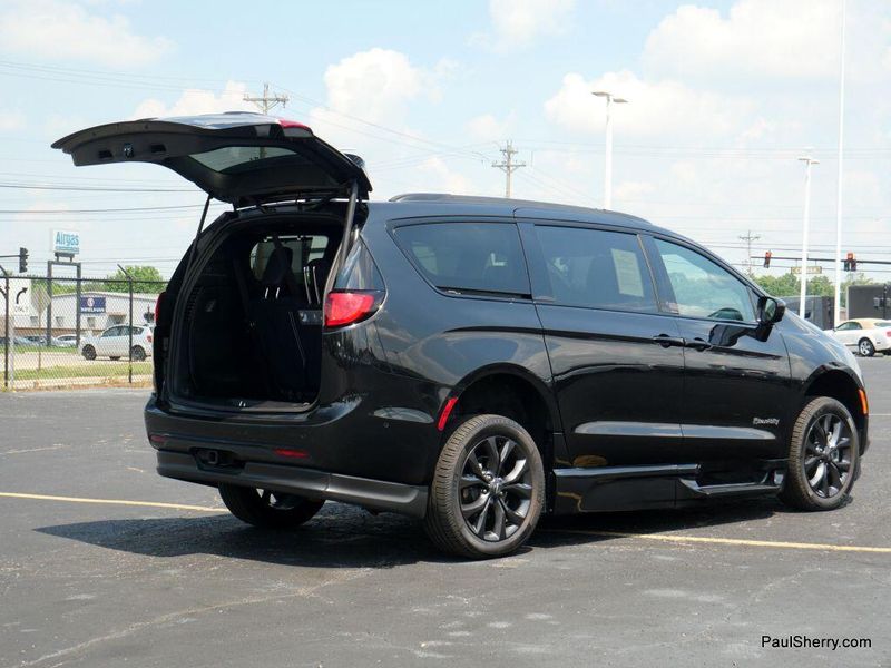 2019 Chrysler Pacifica Touring L Plus SImage 29