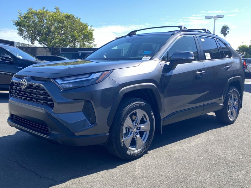 New 2025 Toyota RAV4 Hybrid XLEImage 6
