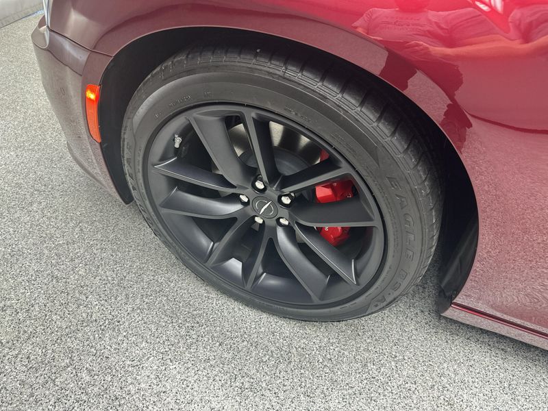 Used 2023 Chrysler 300C 300CImage 2