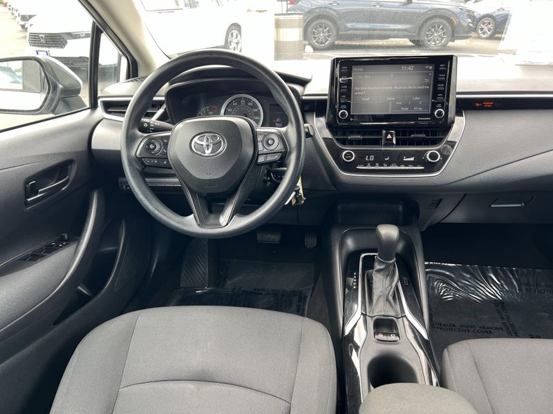 Used 2022 Toyota Corolla LEImage 5