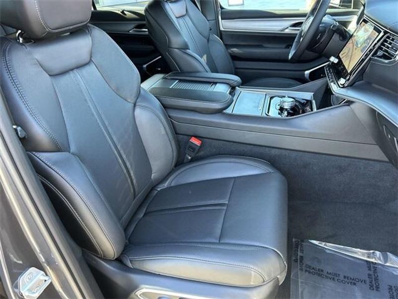 2026 Jeep Grand Grand Wagoneer Wagoneer Limited Reserve 4x4Image 11