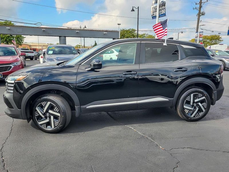 2025 Nissan Kicks SV photo 4