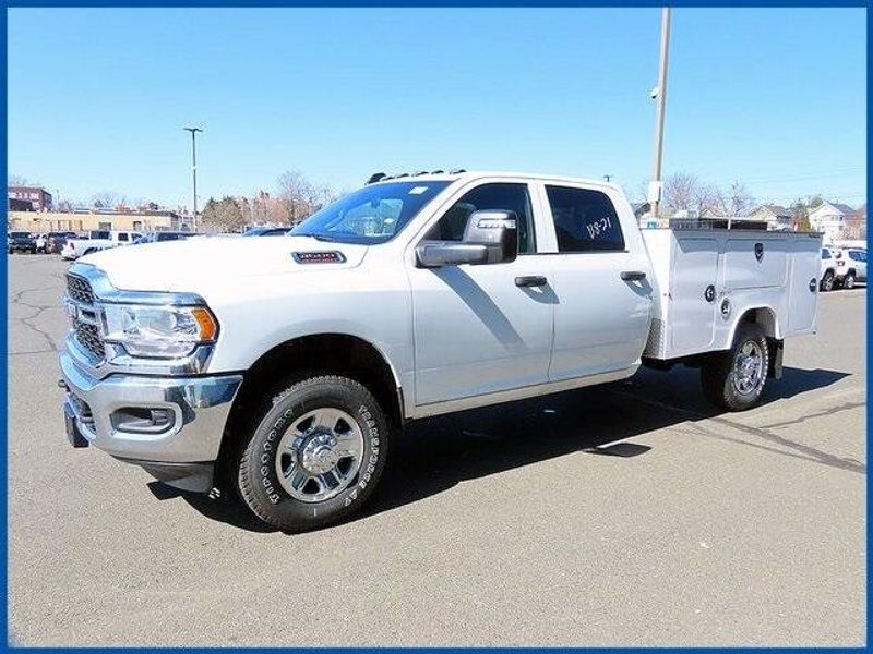 2024 RAM 3500 TradesmanImage 1