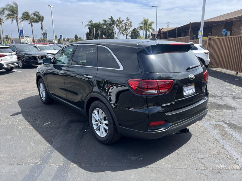 2019 Kia Sorento LXImage 2